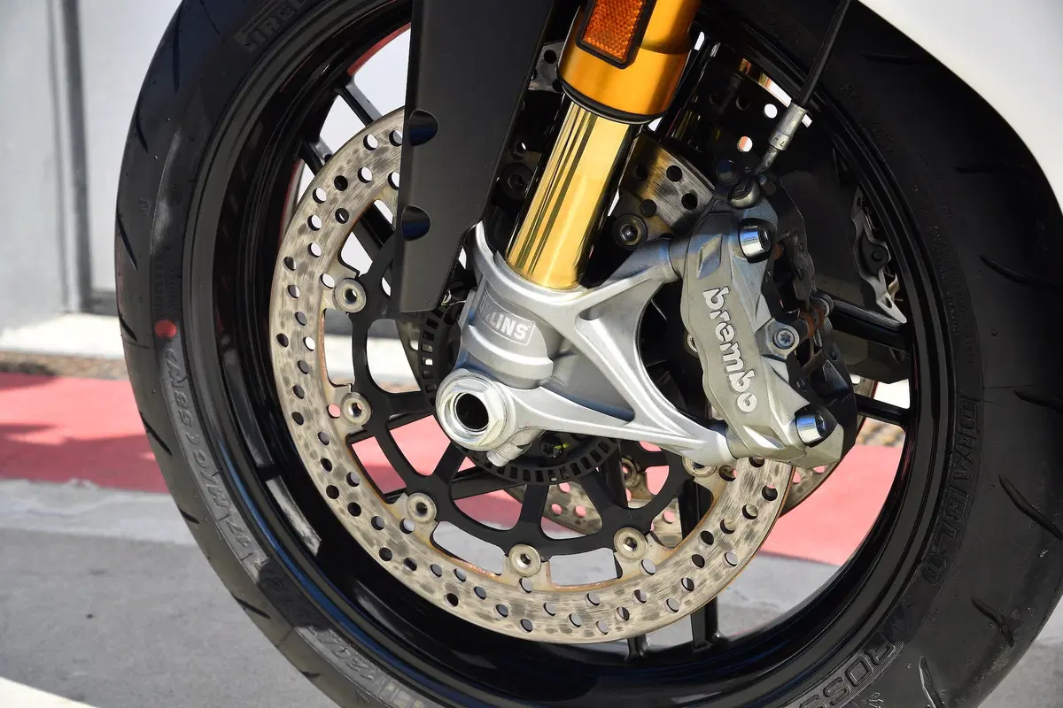 Ducati Panigale 959 Corse vs MV Agusta F3 800 RC. Medie per scelta (33)