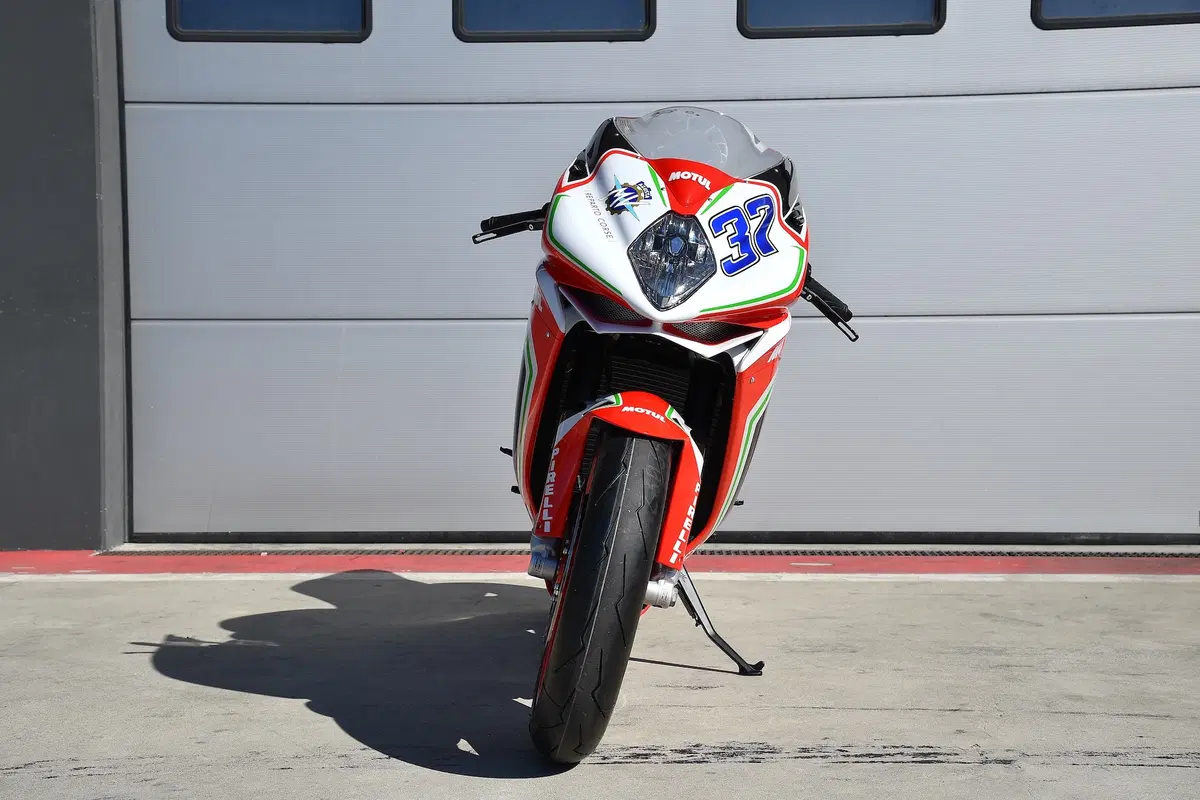 Ducati Panigale 959 Corse vs MV Agusta F3 800 RC. Medie per scelta (38)