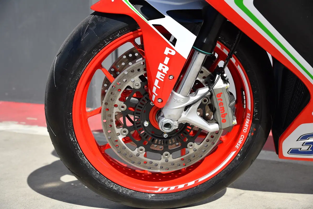 Ducati Panigale 959 Corse vs MV Agusta F3 800 RC. Medie per scelta (35)