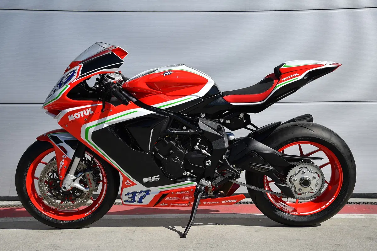 Ducati Panigale 959 Corse vs MV Agusta F3 800 RC. Medie per scelta (44)