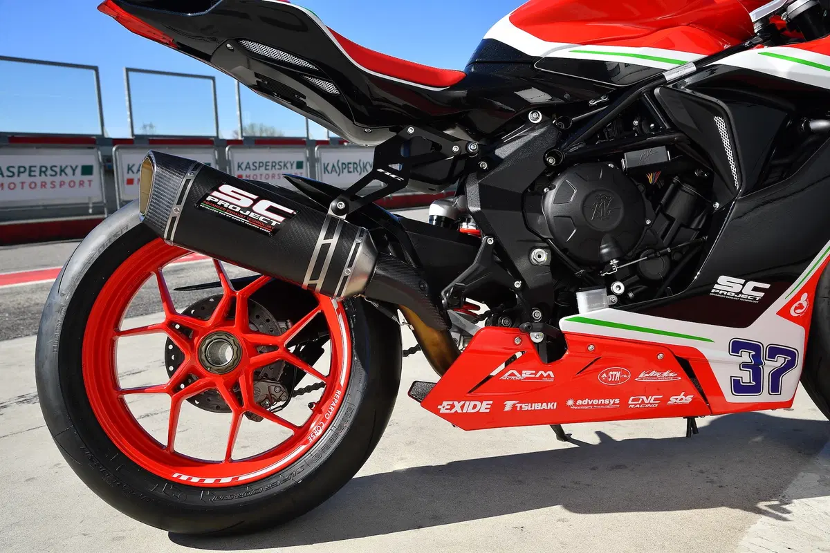Ducati Panigale 959 Corse vs MV Agusta F3 800 RC. Medie per scelta (45)