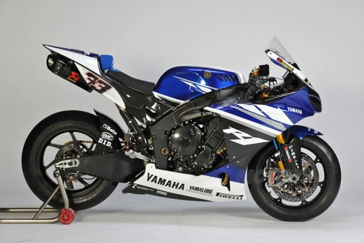 Yamaha svela la livrea del team SBK (9)