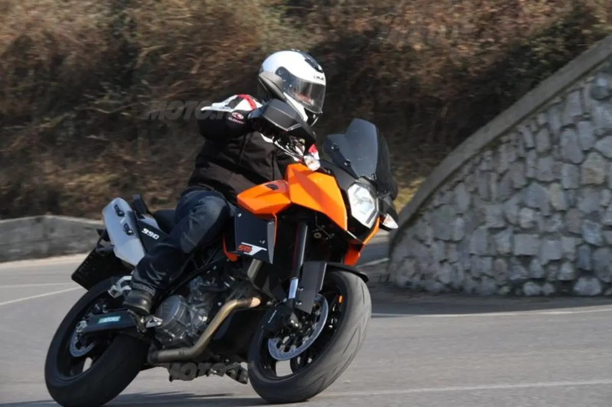 KTM 990 SMT  ABS  (3)