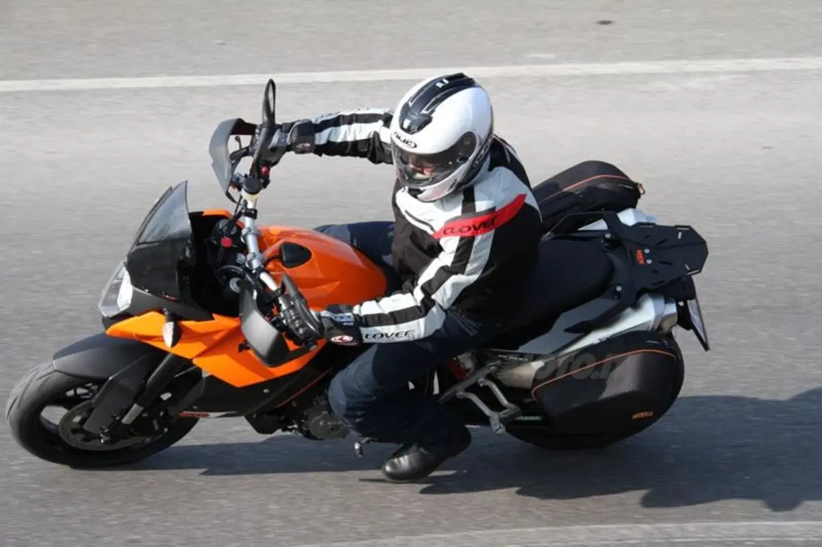 KTM 990 SMT  ABS  (6)
