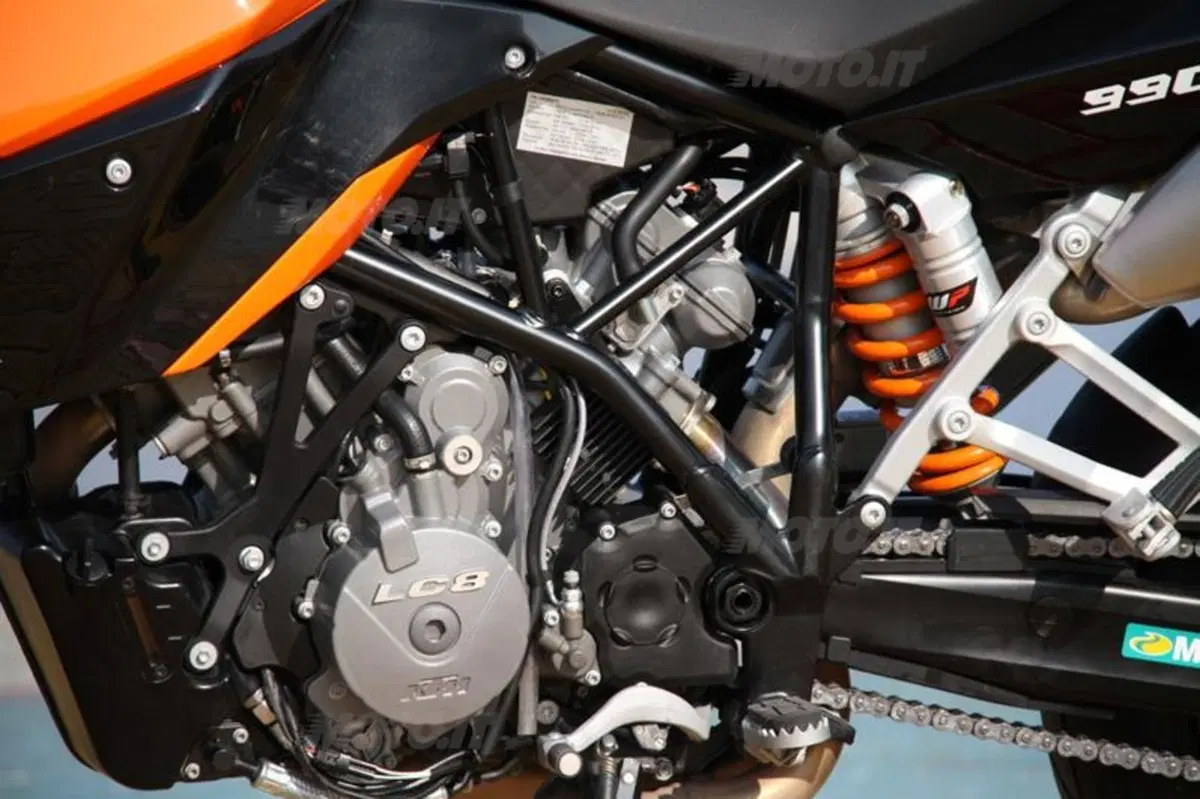 KTM 990 SMT  ABS  (31)