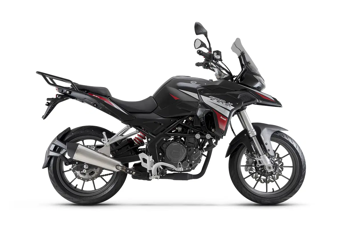 Benelli TRK 251: ecco il prezzo (2)
