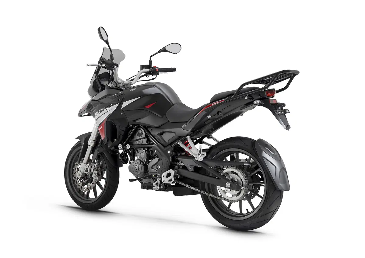 Benelli TRK 251: ecco il prezzo (5)