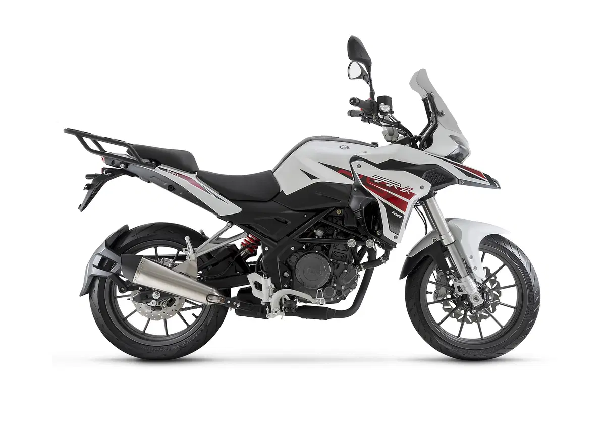 Benelli TRK 251: ecco il prezzo (7)