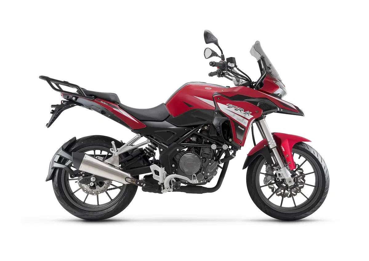 Benelli TRK 251: ecco il prezzo (12)