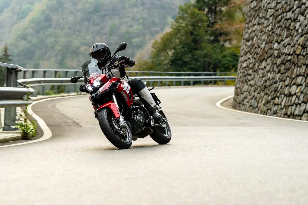 Benelli TRK 251: ecco il prezzo (2)