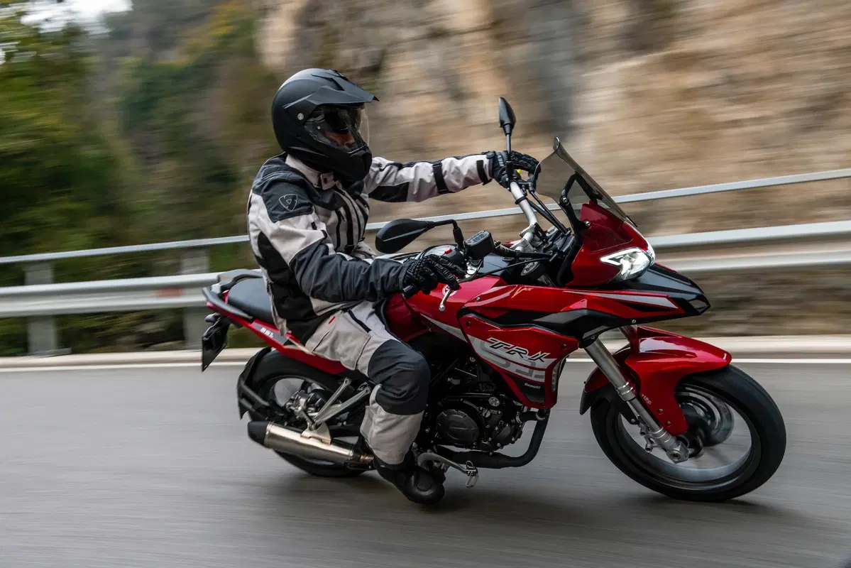 Benelli TRK 251: ecco il prezzo (3)