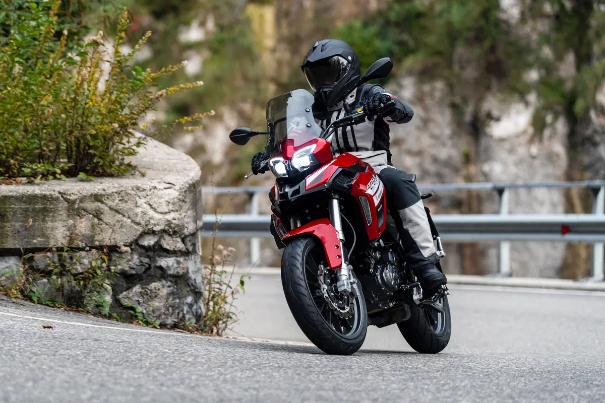 Benelli TRK 251: ecco il prezzo (4)