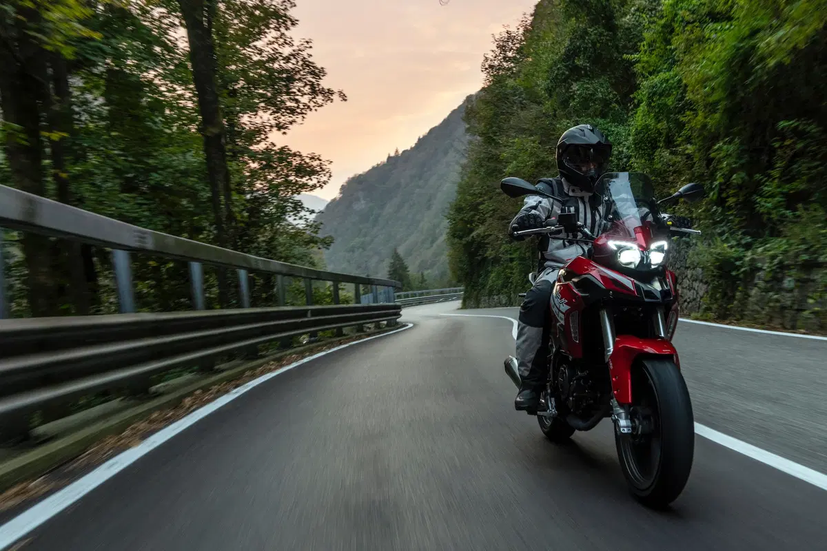 Benelli TRK 251: ecco il prezzo (5)