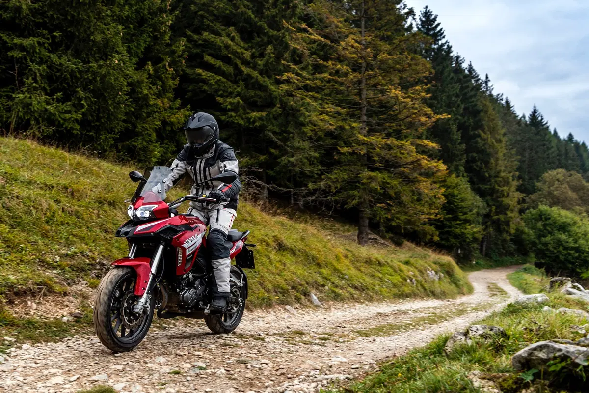 Benelli TRK 251: ecco il prezzo (6)