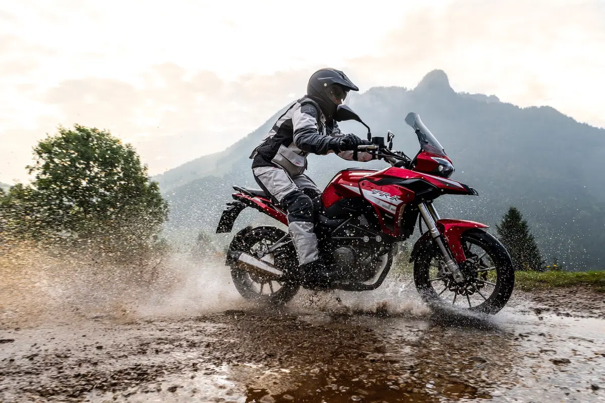 Benelli TRK 251: ecco il prezzo (7)