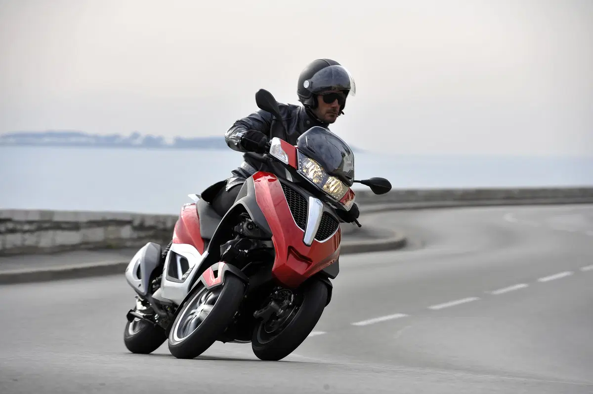 Piaggio. Arriva l'MP3 Yourban (3)