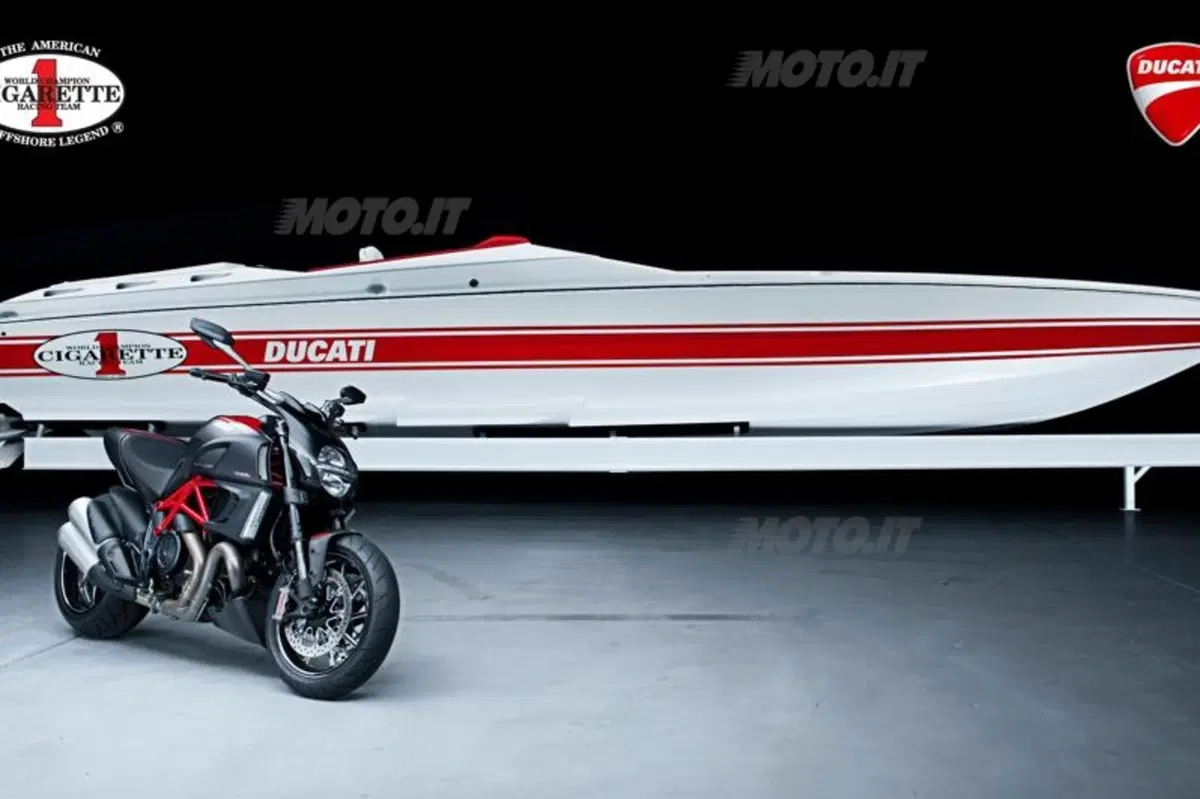 Ducati anche in mare: Cigarette Racing 42X Ducati Edition