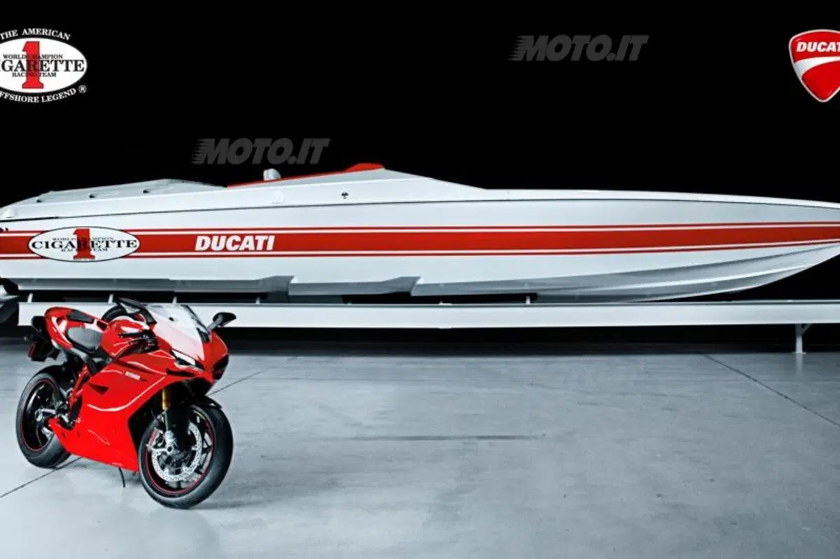 Ducati anche in mare: Cigarette Racing 42X Ducati Edition (4)