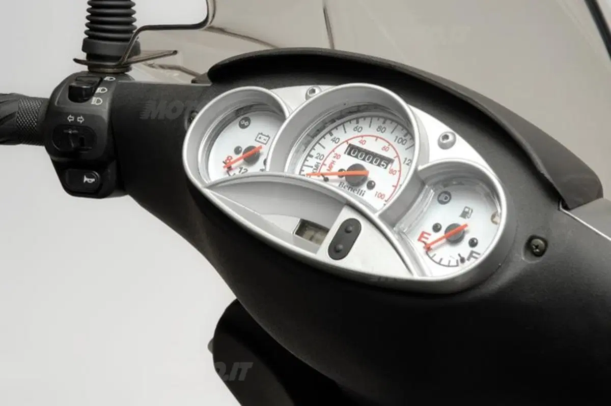 Nuovo Benelli Velvet 150 (2)