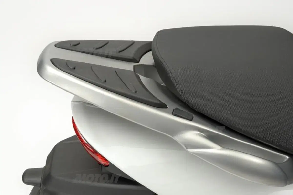 Nuovo Benelli Velvet 150 (3)