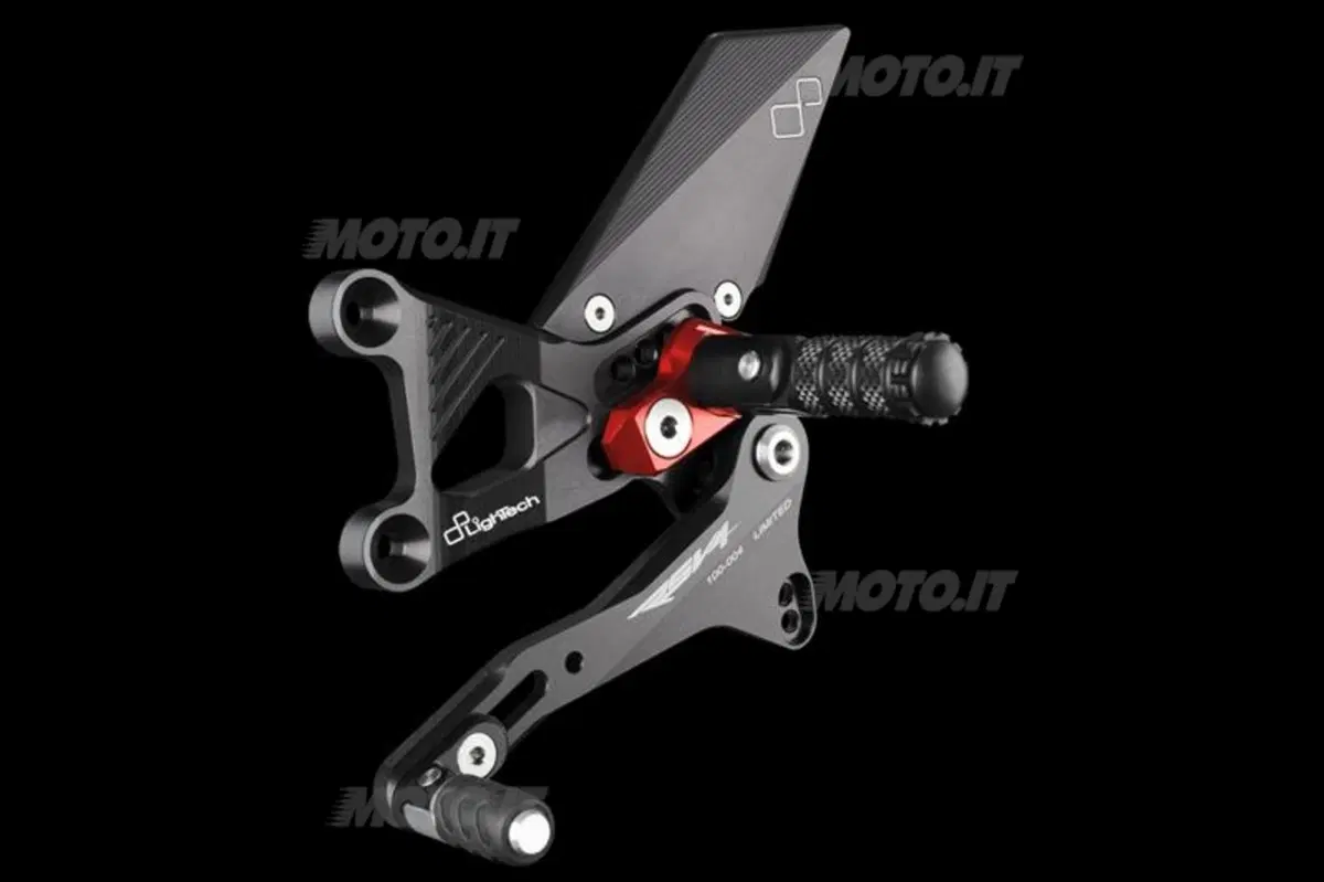 Pedane LighTech Limited Edition per Aprilia RSV4 (3)