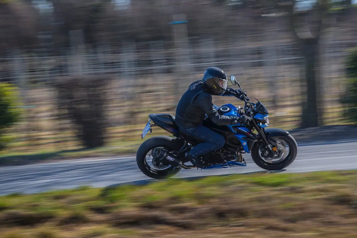Suzuki GSX-S 750 Yugen (3)