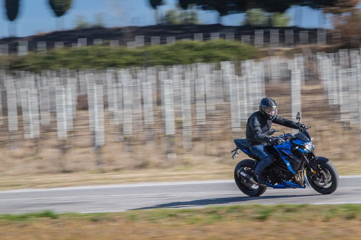 Suzuki GSX-S 750 Yugen (5)