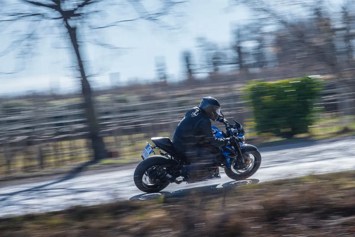 Suzuki GSX-S 750 Yugen (7)