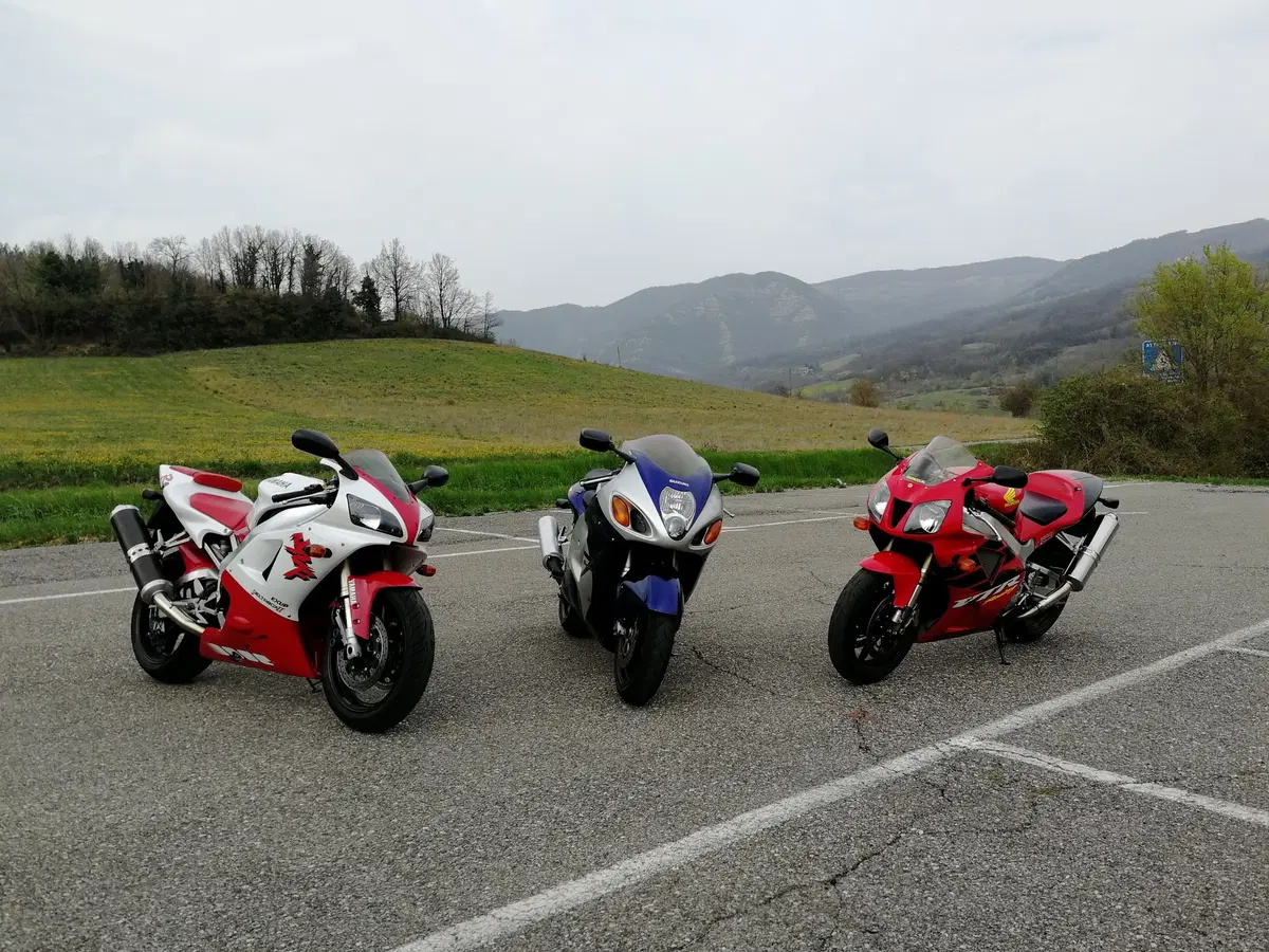 Suzuki Hayabusa GSX 1300R TEST youngtimer: la più veloce del mondo (8)