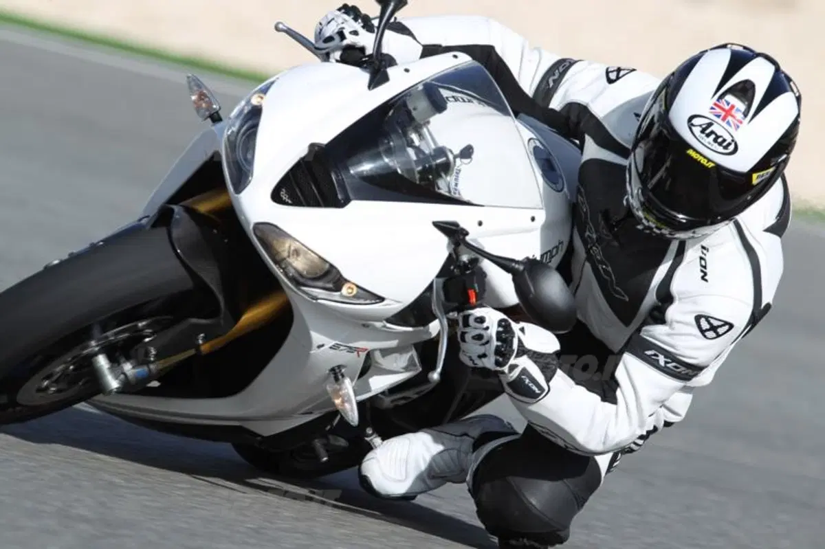 Triumph Daytona 675R   (5)