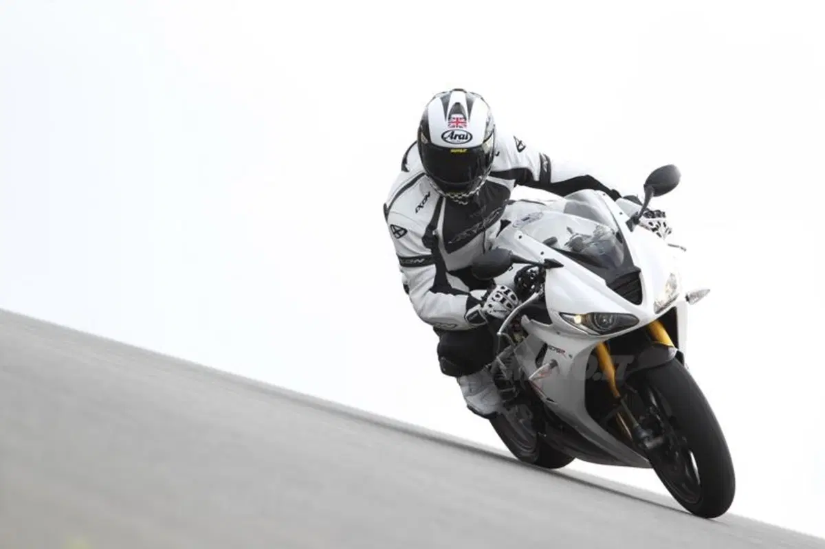 Triumph Daytona 675R   (12)