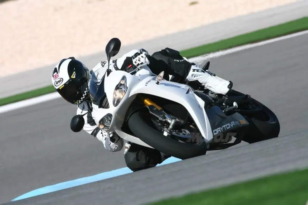 Triumph Daytona 675R   (14)