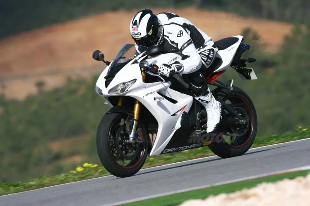 Triumph Daytona 675R   (15)