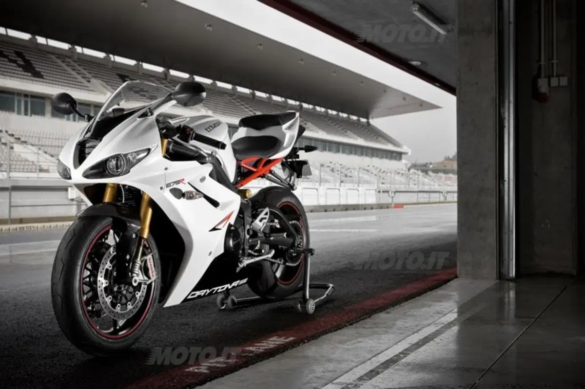 Triumph Daytona 675R   (20)