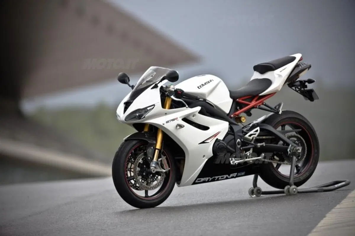 Triumph Daytona 675R   (21)