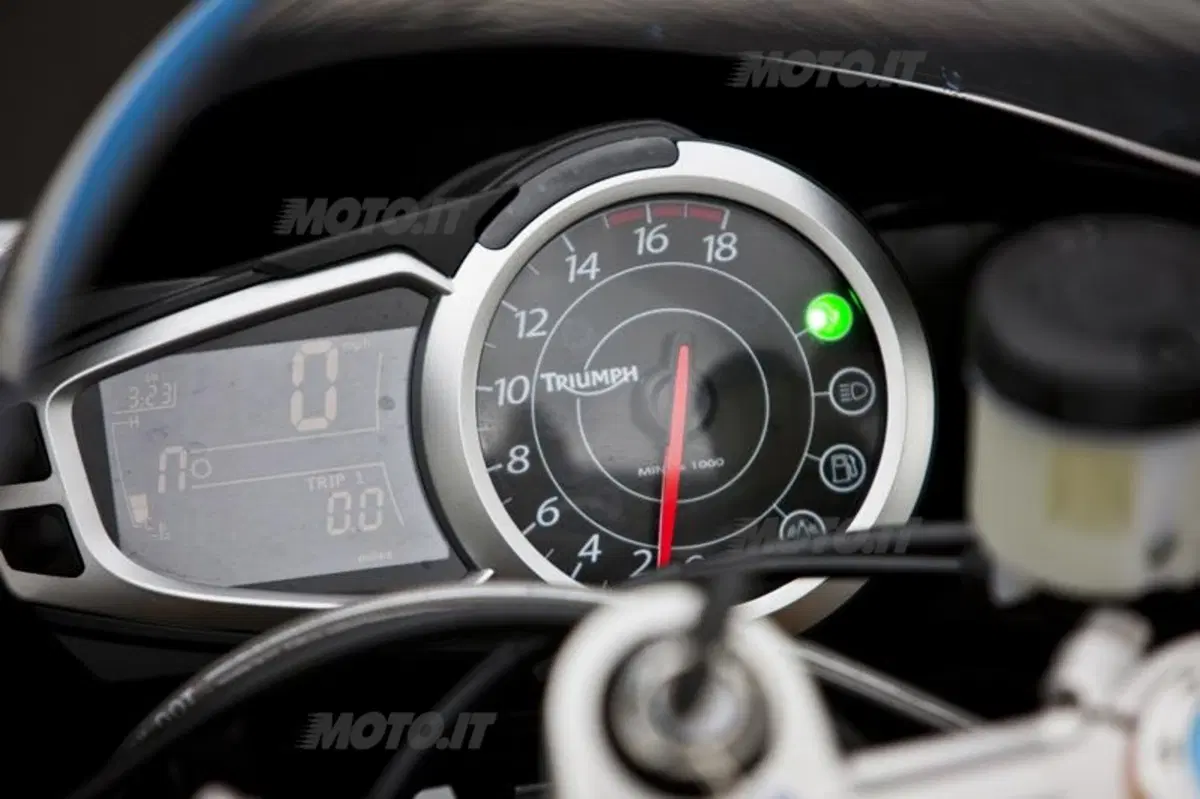 Triumph Daytona 675R   (31)