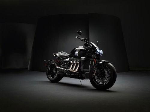 Triumph Rocket 3 TFC 2019: serie limitata e motore 2.500 cc (2)