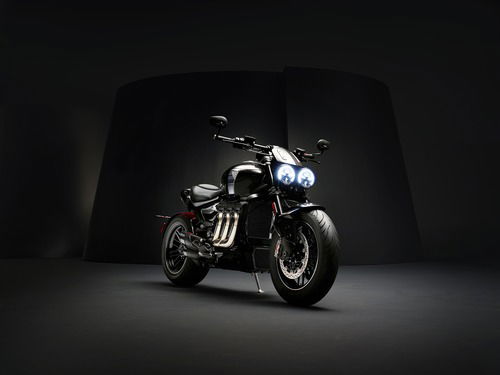 Triumph Rocket 3 TFC 2019: serie limitata e motore 2.500 cc (4)