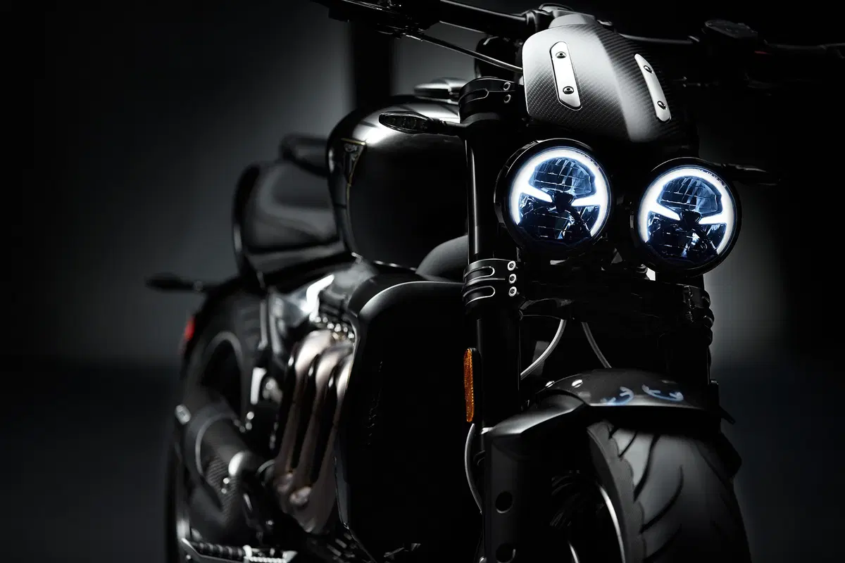 Triumph Rocket 3 TFC 2019: serie limitata e motore 2.500