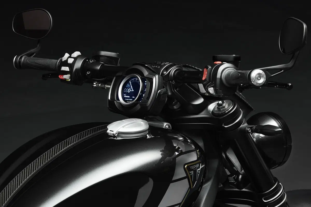 Triumph Rocket 3 TFC 2019: serie limitata e motore 2.500 (10)