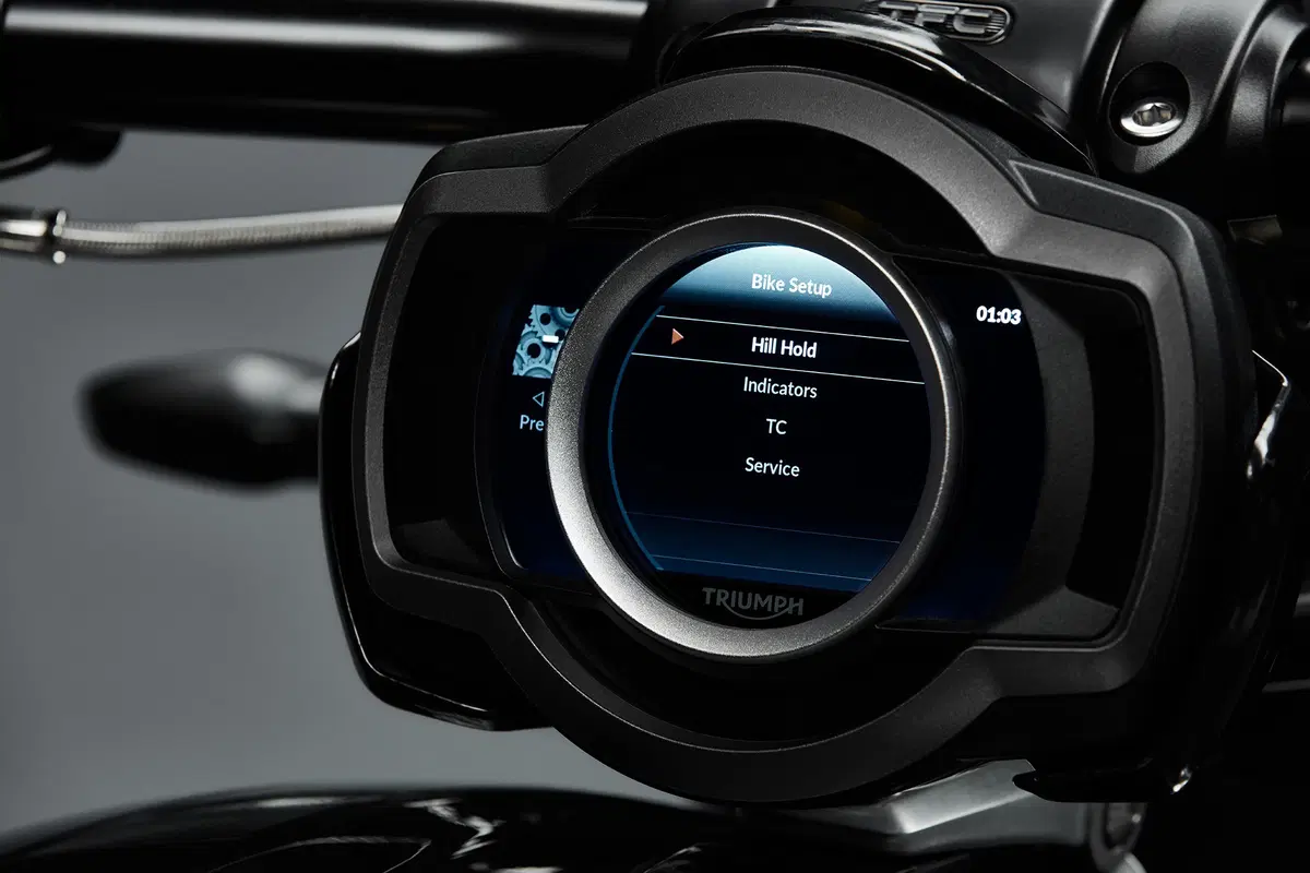 Triumph Rocket 3 TFC 2019: serie limitata e motore 2.500 (6)