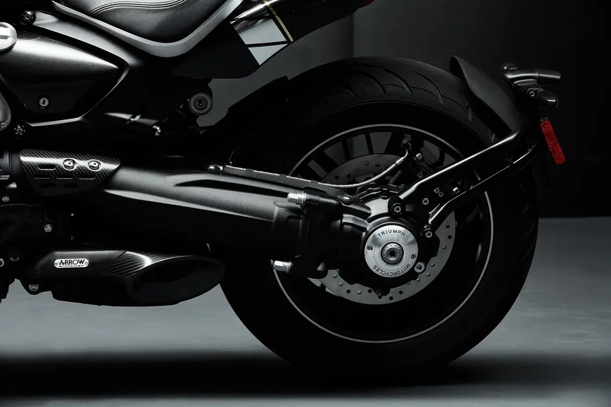 Triumph Rocket 3 TFC 2019: serie limitata e motore 2.500 (13)