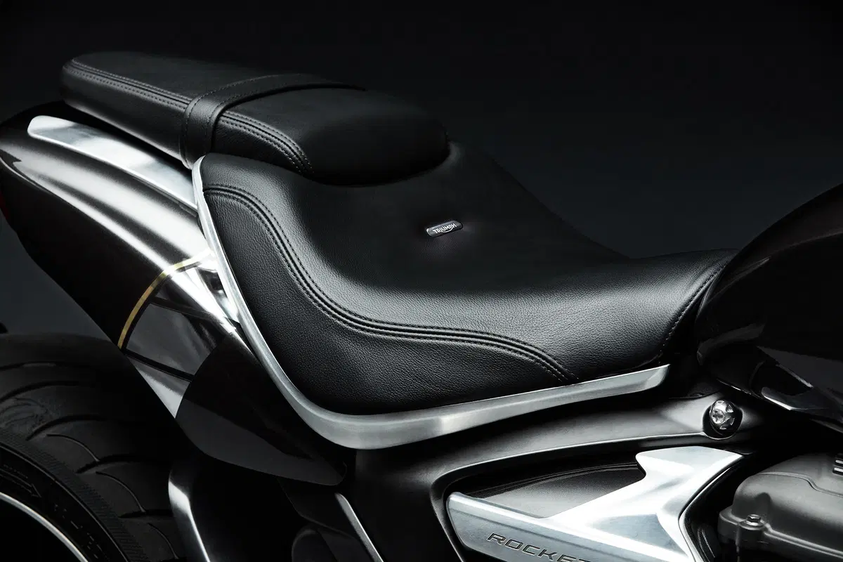 Triumph Rocket 3 TFC 2019: serie limitata e motore 2.500 (16)