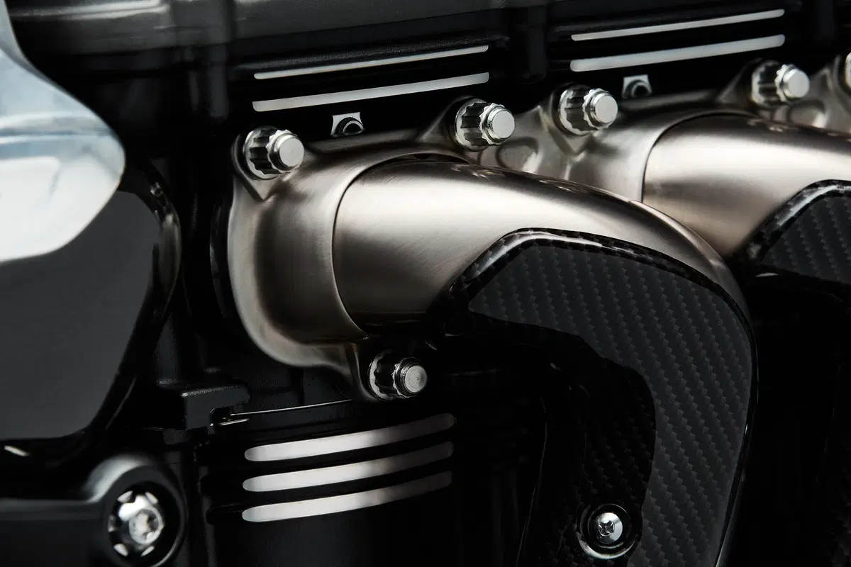 Triumph Rocket 3 TFC 2019: serie limitata e motore 2.500 (26)