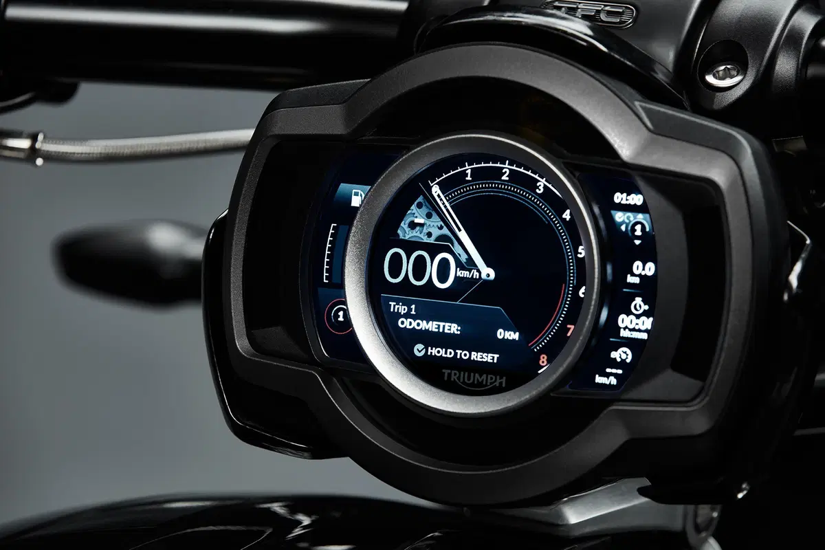 Triumph Rocket 3 TFC 2019: serie limitata e motore 2.500 (4)