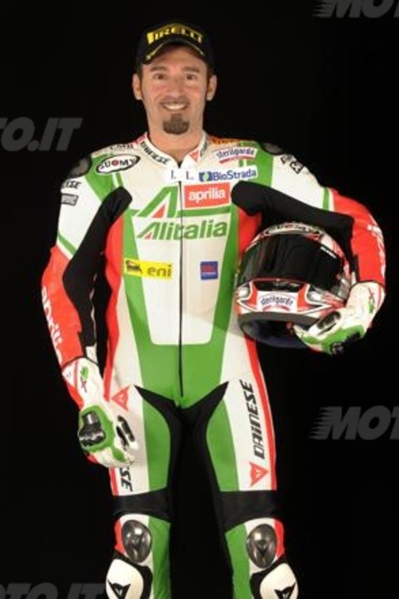 Max Biaggi e Aprilia pronti a difendere il doppio titolo mondiale