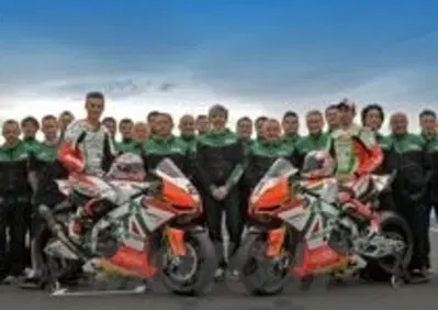 Max Biaggi e Aprilia pronti a difendere il doppio titolo mondiale