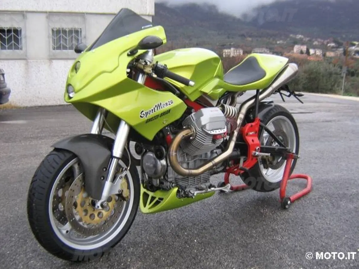Le Strane di Moto.it: Moto Guzzi V11 (3)