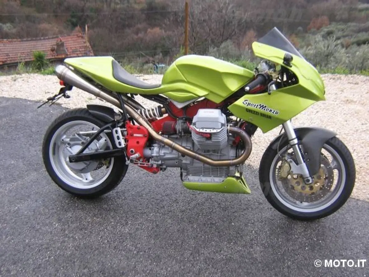 Le Strane di Moto.it: Moto Guzzi V11 (4)