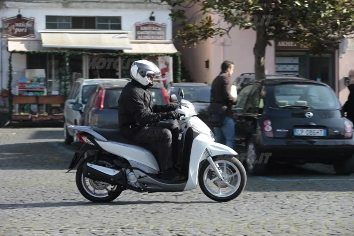 Honda SH300i   (3)